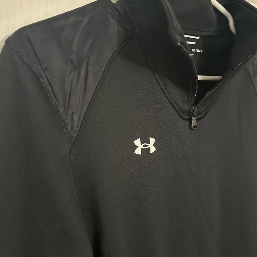 Women’s Under Armour Black Quarter-Zip Top sz M - Picture 6 of 6